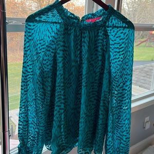 Size large Lilly Pulitzer shirt, worn once. EUC.